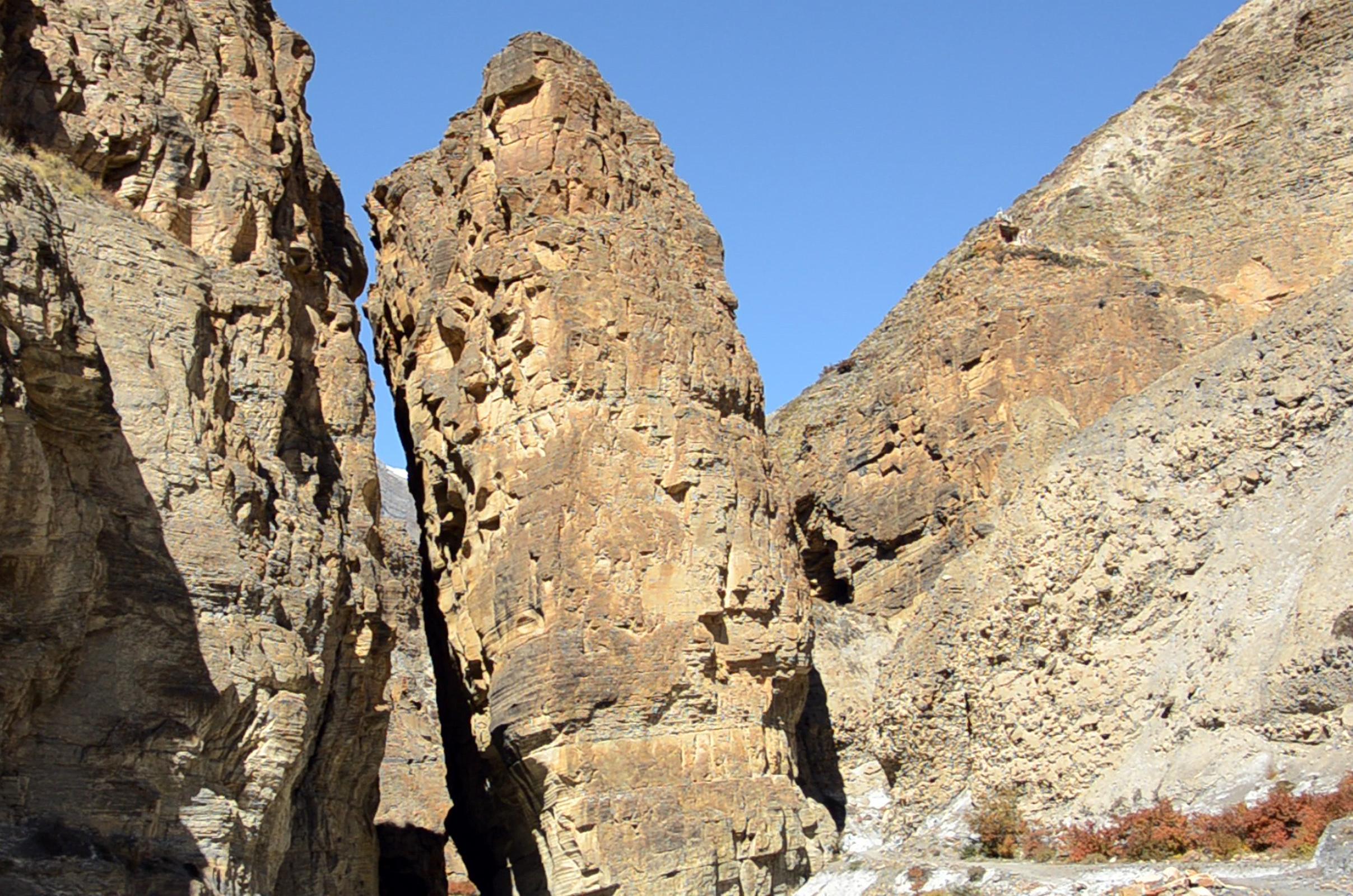 28 Large Leaning Rock Just Before The Final Climb To The Entrance Gate to Phu 